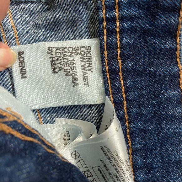 H & M | Skinny Low Waist, Rolled Hem Jean Shorts - Picture 3 of 4